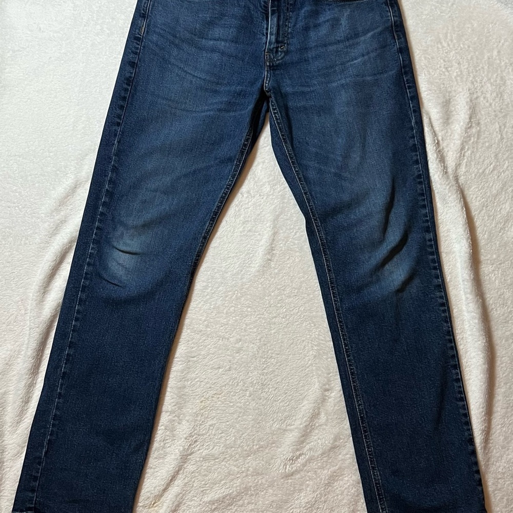 Levi’s Signature Women’s Athletic Jeans - Size 32x32